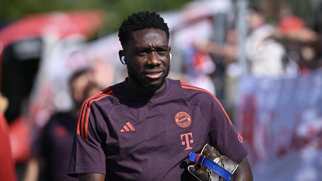 Verlängert Alphonso Davies doch noch beim FC Bayern?