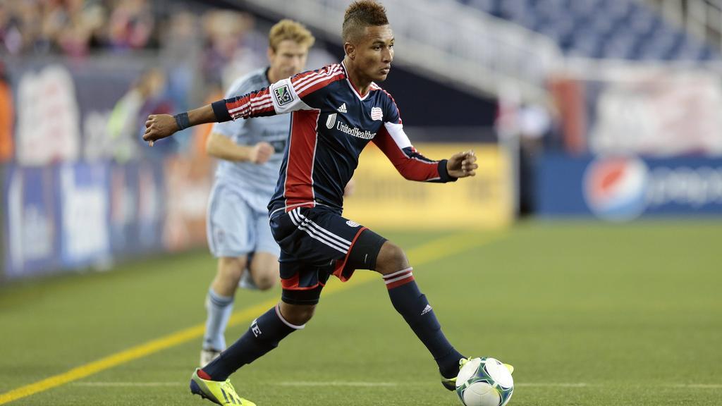 Juan Agudelo in actie tijdens New England Revolution - Sporting Kansas City. (02-11-2013)