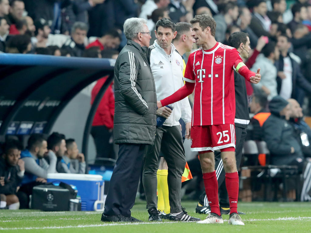 Jupp Heynckes (l.) weiß, wie er mit den Bayern-Stars reden muss