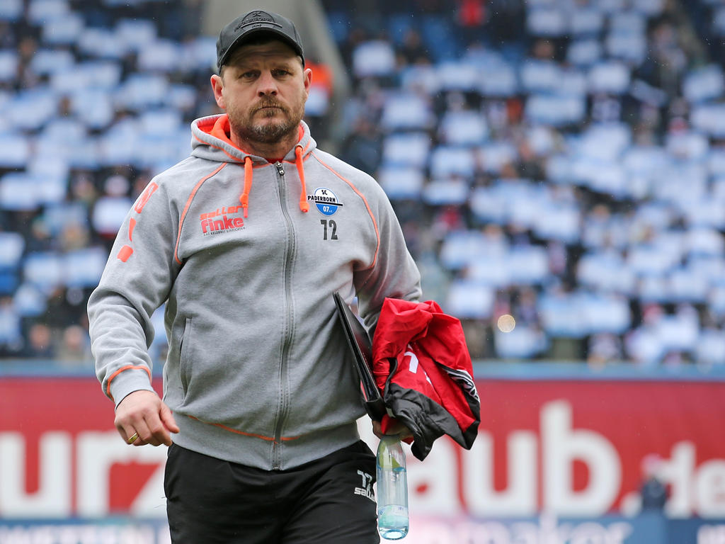 Paderborn Trainer Steffen Baumgart kann einen weiteren Neuzugang begrüßen