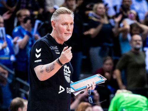 Ist mit den Volleyballerinnen vom Allianz MTV Stuttgart Meister und Pokalsieger geworden: Trainer Tore Aleksandersen