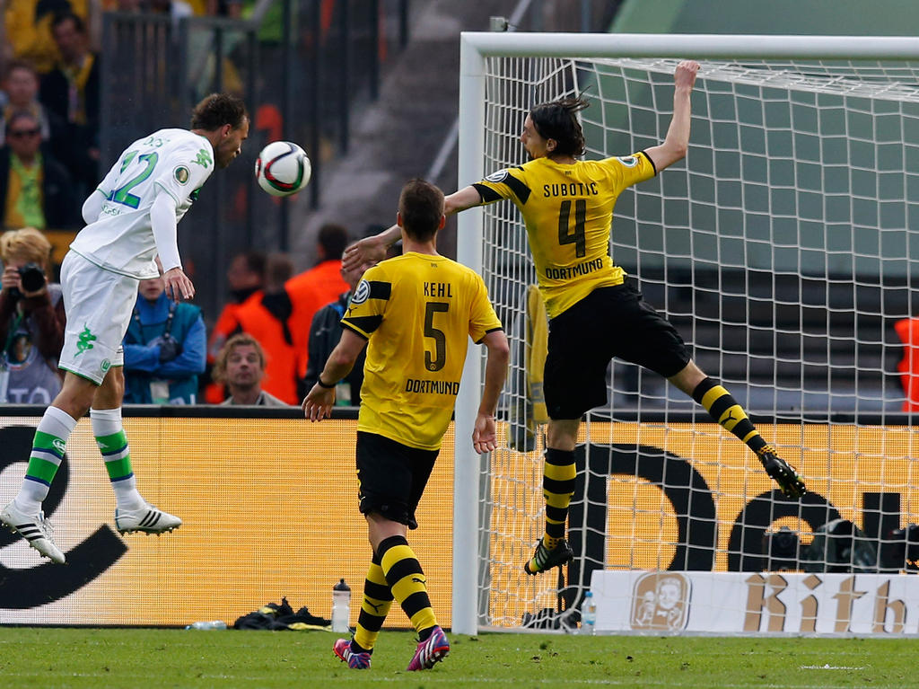 Bas Dost (l.) kann nicht zur niederländischen Nationalmannschaft reisen