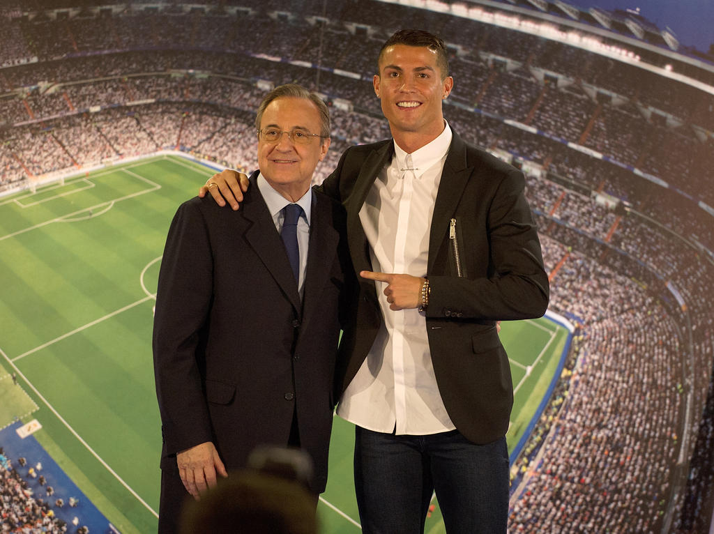 Cristiano Ronaldo verlängerte seinen Vertrag bei Real Madrid bis 2021 Cristiano Ronaldo verlängerte seinen Vertrag bei Real Madrid bis 2021
