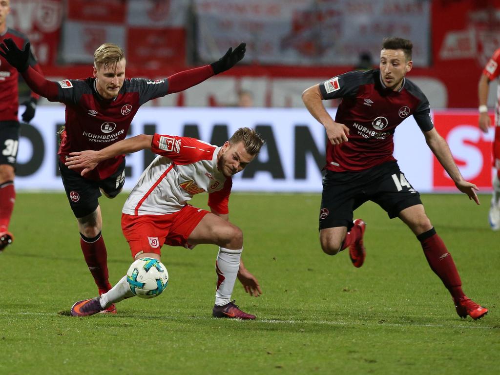 Der 1. FC Nürnberg spielt nur unentschieden gegen Jahn Regensburg