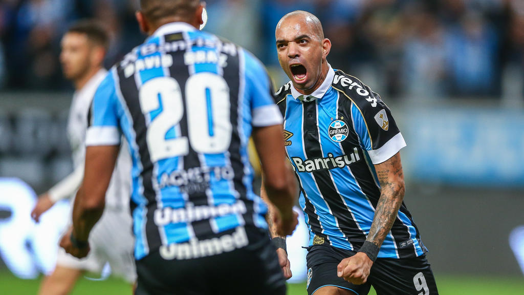 Tardello abrió el marcador en Porto Alegre.