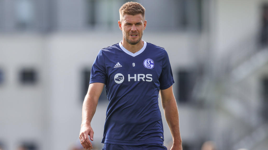 Simon Terodde wartet beim FC Schalke noch auf sein erstes Saisontor Simon Terodde wartet beim FC Schalke noch auf sein erstes Saisontor