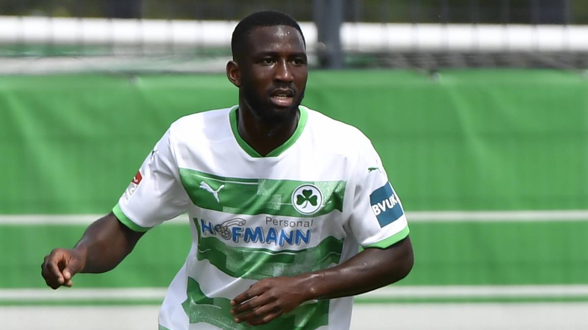 Fürth nimmt Abwehrspieler Barry unter Vertrag Fürth nimmt Abwehrspieler Barry unter Vertrag