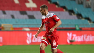 Lukas Podolski unterlag mit seinem Team im türkischen Pokalfinale