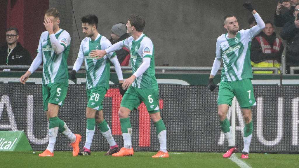 Die Profis von Werder Bremen feiern Siege auch mit ihren Kindern Die Profis von Werder Bremen feiern Siege auch mit ihren Kindern
