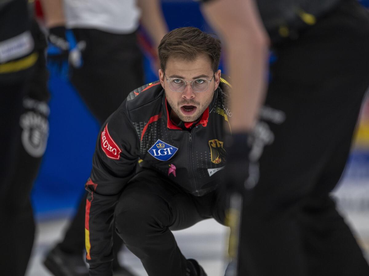 Die deutschen Curling-Männer um Skip Marc Muskatewitz spielen am Samstag um den EM-Titel