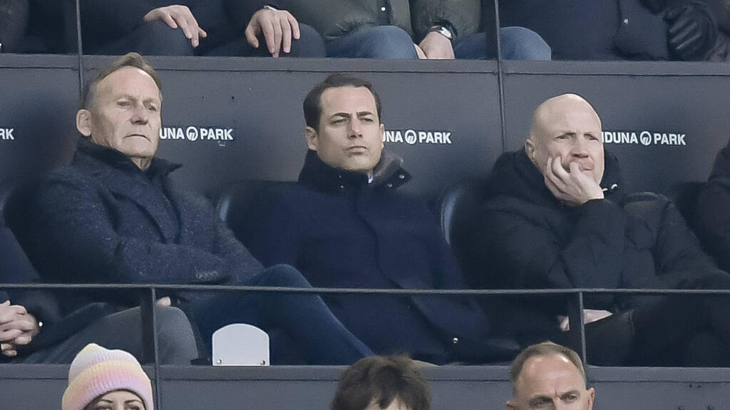 Lars Ricken (M.) ist seit dem letzten Jahr Geschäftsführer Sport beim BVB Lars Ricken (M.) ist seit dem letzten Jahr Geschäftsführer Sport beim BVB