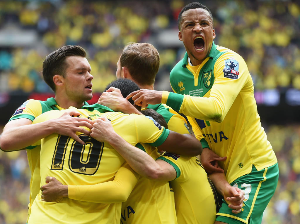 Norwich celebra su ascenso a la máxima categoría del fútbol inglés. (Foto: Getty)