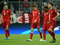 Decepción en los jugadores del Bayern tras el partido. (Foto: Imago)