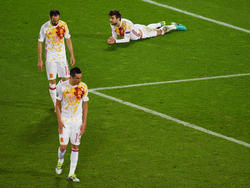 Bruno, Juanfran y Piqué, decepcionados tras la derrota ante Croacia. (Foto: Getty)