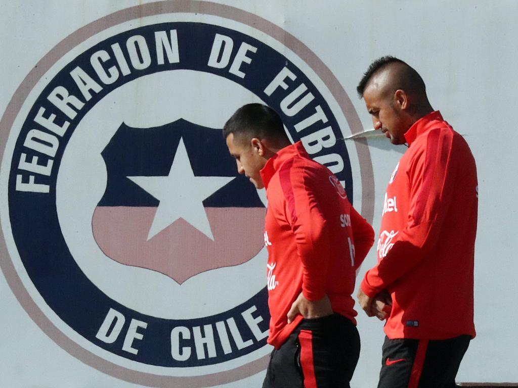 Alexis y Vidal quieren liderar a Chile contra Bolivia. (Foto: Getty)