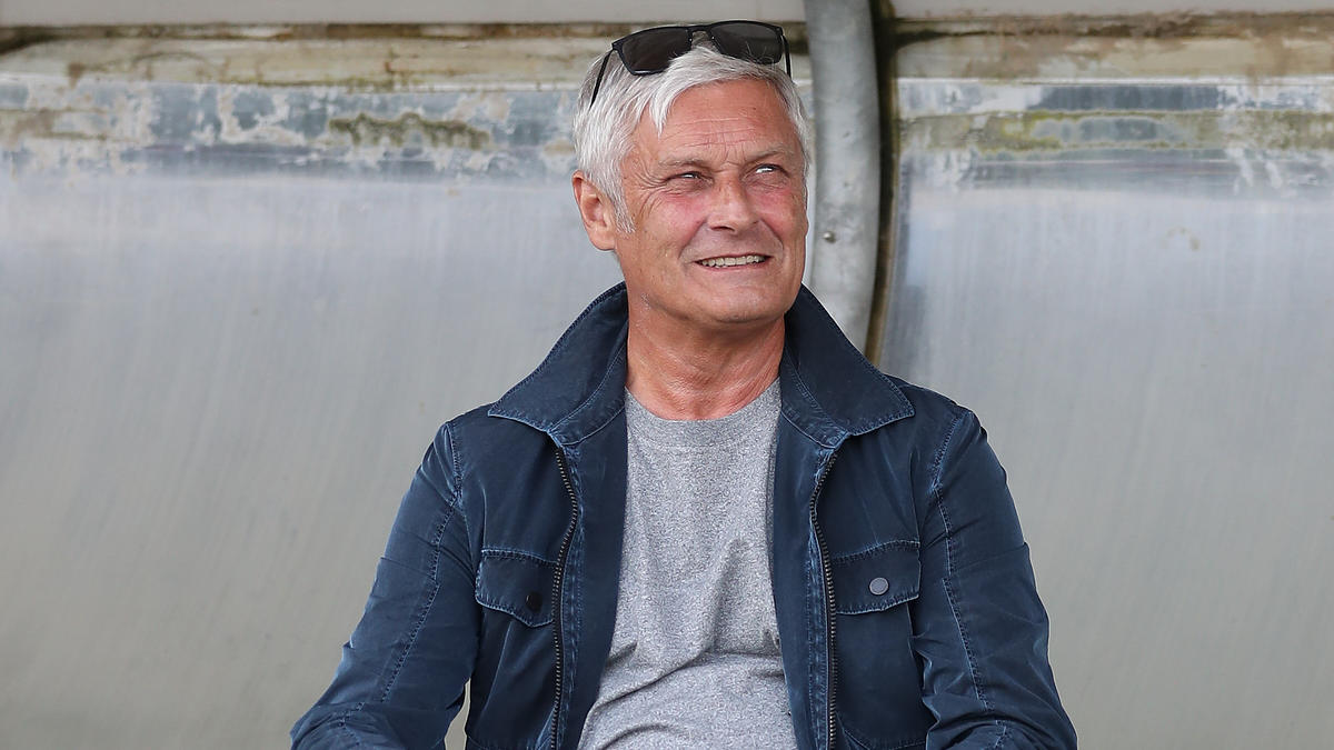 Armin Veh ist Geschäftsführer Sport beim 1. FC Köln Armin Veh ist Geschäftsführer Sport beim 1. FC Köln