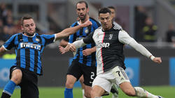 Cristiano Ronaldo (r.) gewann mit Juventus gegen Inter Mailand