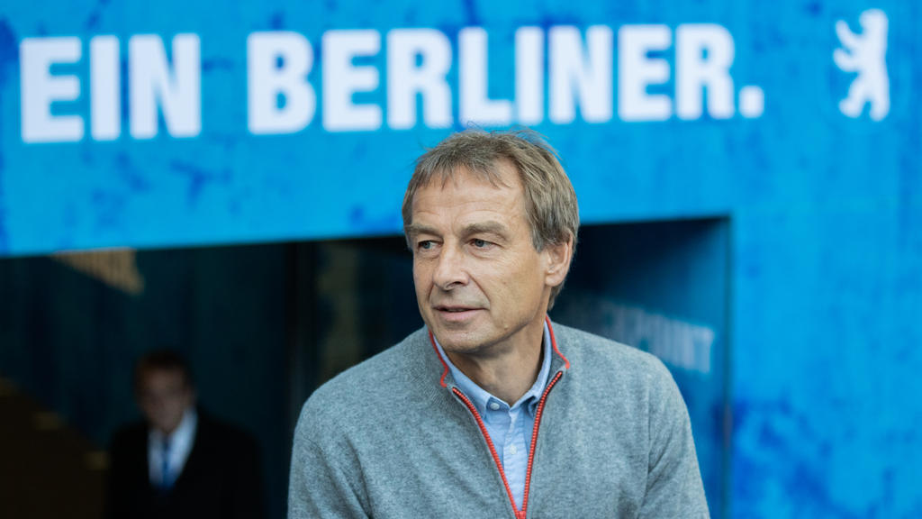 Jürgen Klinsmann hat sein Debüt als Hertha-Coach gegen den BVB verloren