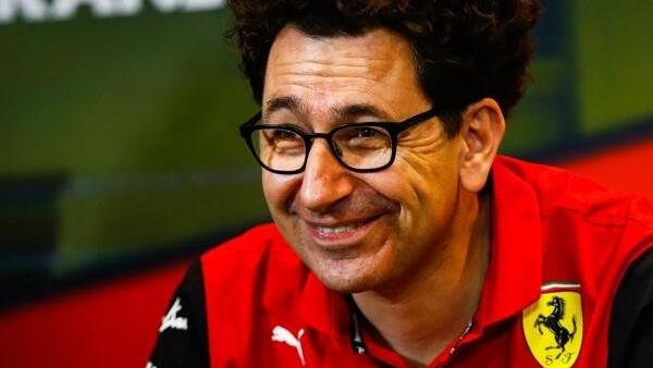 Ferrari-Teamchef Mattia Binotto bei einer Formel-1-Pressekonferenz im Jahr 2022