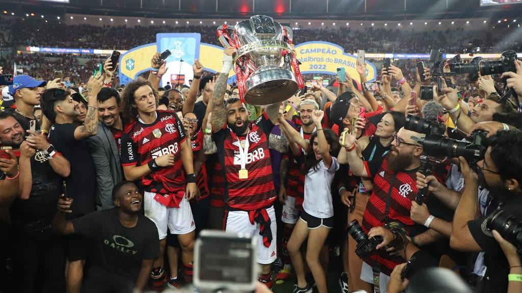 Mit Bohnen und Reis, aber fast ohne Fans zum Copa-Finale: Die Spieler von Flamengo Mit Bohnen und Reis, aber fast ohne Fans zum Copa-Finale: Die Spieler von Flamengo