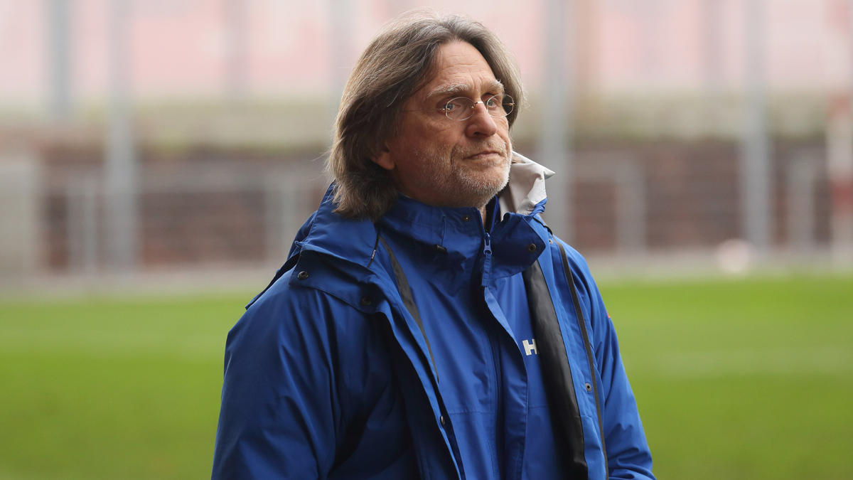 Norbert Elgert äußerte sich zu den Talenten des FC Schalke 04 Norbert Elgert äußerte sich zu den Talenten des FC Schalke 04
