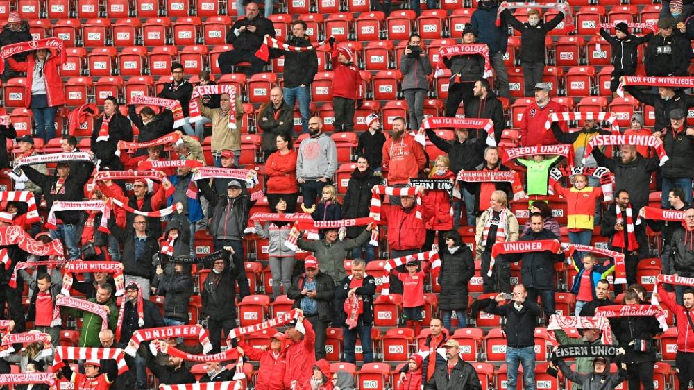 Fan-Gesänge trotz Verbot beim Union-Testspiel Fan-Gesänge trotz Verbot beim Union-Testspiel