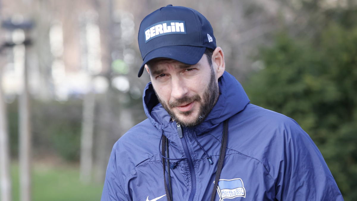 Sandro Schwarz will mit Hertha BSC gegen den SC Freiburg einen Auswärtssieg einfahren