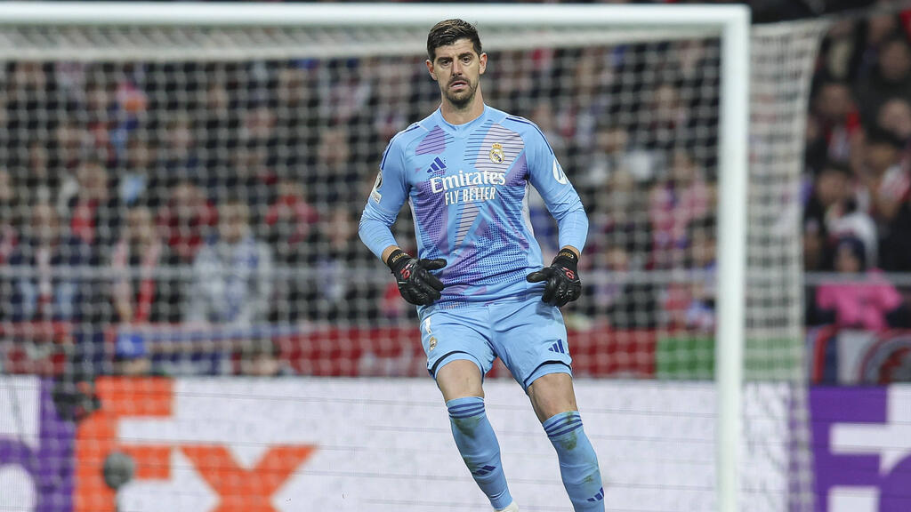Fast zwei Jahre hat Thibaut Courtois die belgische Flagge nicht mehr auf dem Trikot getragen Fast zwei Jahre hat Thibaut Courtois die belgische Flagge nicht mehr auf dem Trikot getragen