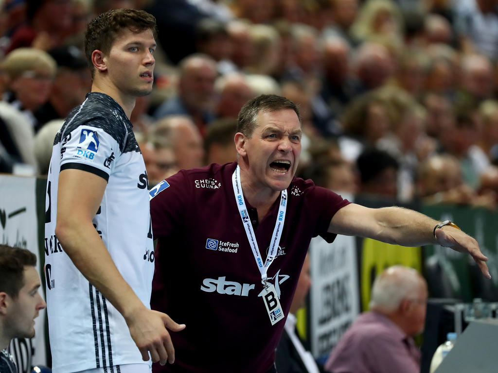 Kiels Trainer Alfreð Gíslason (r.) konnte in Ungarn keinen Sieg bejubeln Kiels Trainer Alfreð Gíslason (r.) konnte in Ungarn keinen Sieg bejubeln