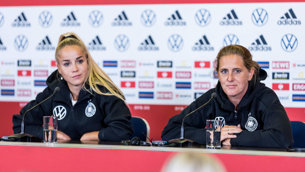 Gwinn und Carlson auf der DFB-Pressekonferenz am Montag