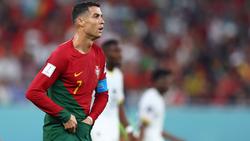 Portugals Cristiano Ronaldo sorgt mit seinem Griff in die Hose für Rätsel