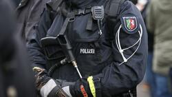 Nach dem Fußball-Bundesligaspiel zwischen Borussia Dortmund und dem SV Darmstadt 98 griffen Problemfans Polizisten an
