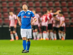 FC Den Bosch-aanvoerder Anthony Lurling baalt nadat Jong PSV voor de zoveelste keer heeft gescoord. (29-9-2014). 