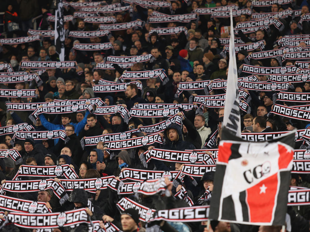 Die Europa-League-Party der Eintracht-Fans geht weiter. © Getty Images/Paulo Bruno