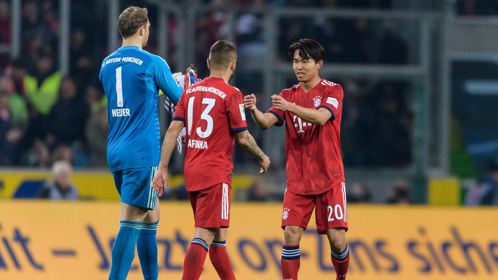 Woo-Yeong Jeong (re.) ist nicht nur beim FC Bayern gefragt