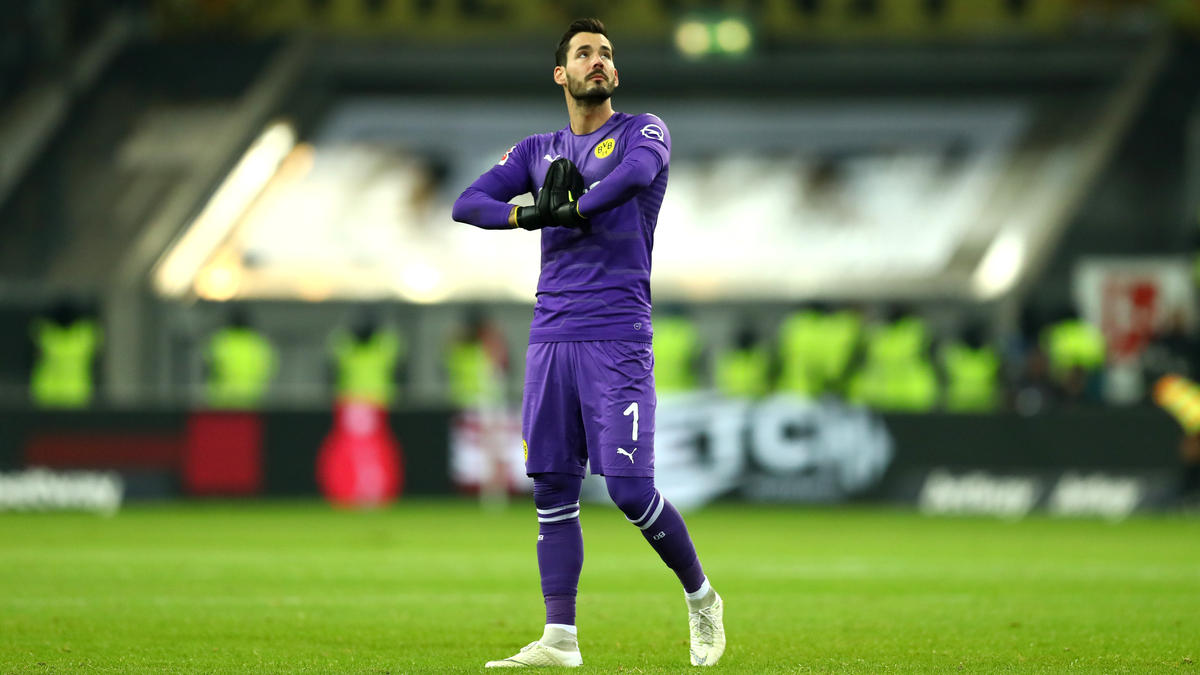Roman Bürki ist für das BVB-Spiel in Gladbach fraglich Roman Bürki ist für das BVB-Spiel in Gladbach fraglich