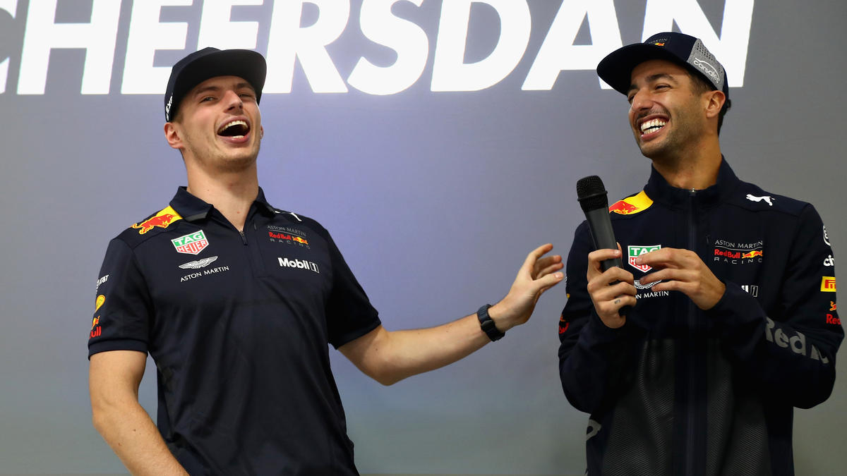 Max Verstappen und Daniel Ricciardo hatten zusammen eine Menge Spaß Max Verstappen und Daniel Ricciardo hatten zusammen eine Menge Spaß