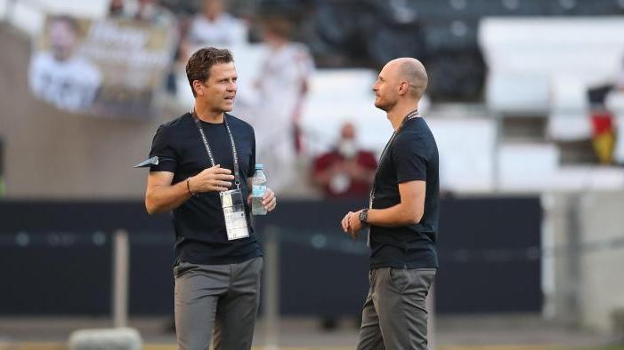Oliver Bierhoff und Benedikt Höwedes arbeiten für den DFB
