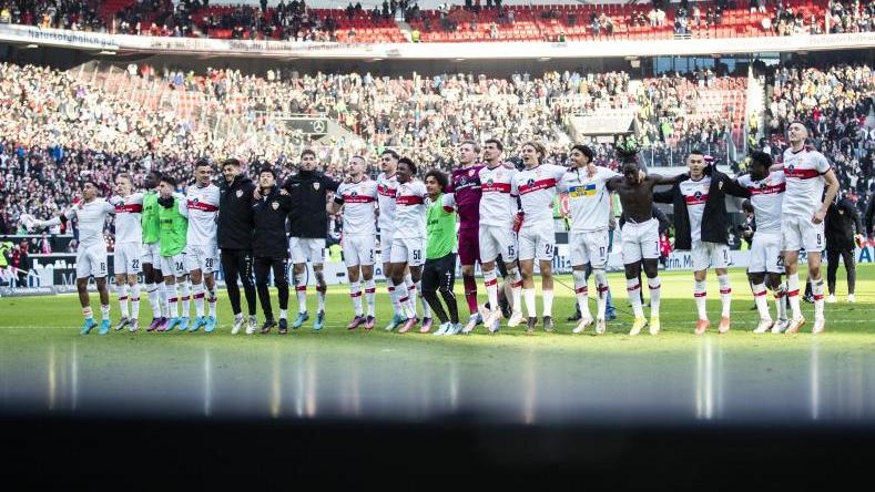 Der VfB Stuttgart gewann gegen den FC Augsburg Der VfB Stuttgart gewann gegen den FC Augsburg