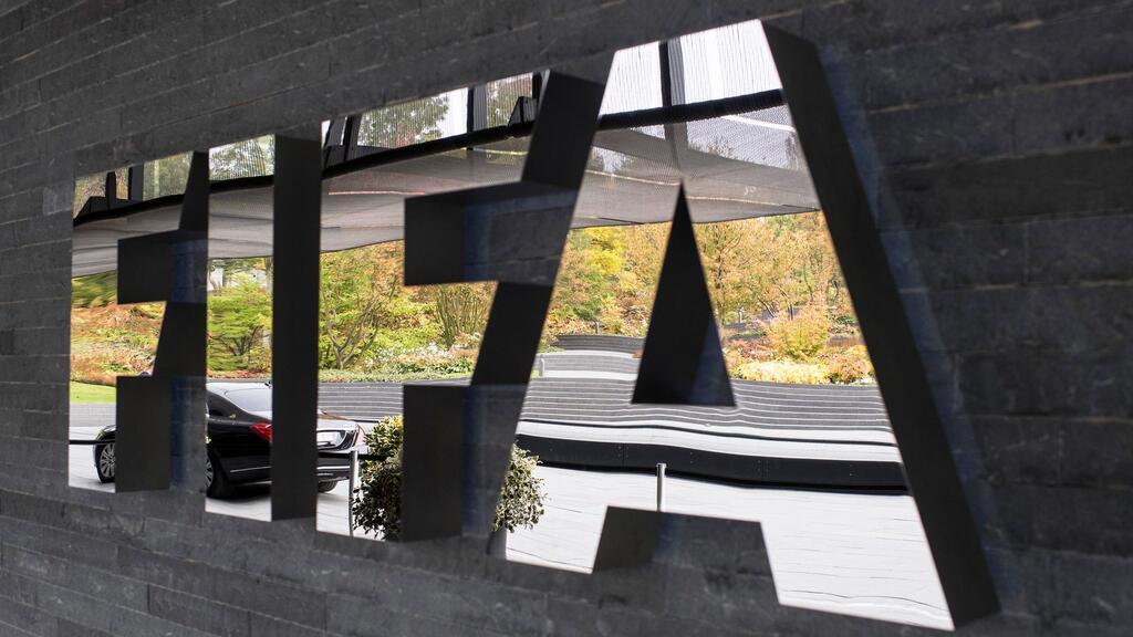 Die FIFA soll den Sponsorenvertrag mit dem saudischen Ölkonzern Aramco beenden