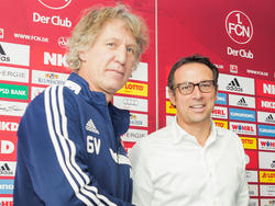 Martin Bader (r.) ist stolz, mit Gertjan Verbeek endlich einen Trainer präsentieren zu können