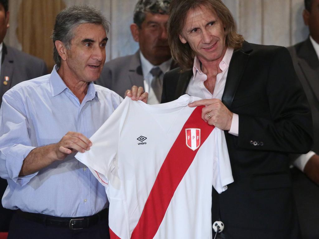 Ricardo Gareca (dcha.) quiere dar buena impresión con Perú en la Copa América. (Foto: Getty)