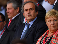 Michel Platini will den EM-Stadien fernbleiben