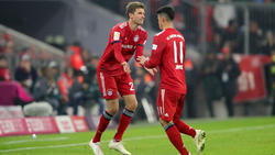 Thomas Müller (l.) und James Rodríguez konkurrieren um einen Stammplatz