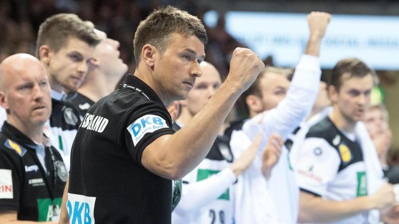 Die deutschen Handballer um Christian Prokop sind bei der Bundeskanzlerin eingeladen Die deutschen Handballer um Christian Prokop sind bei der Bundeskanzlerin eingeladen