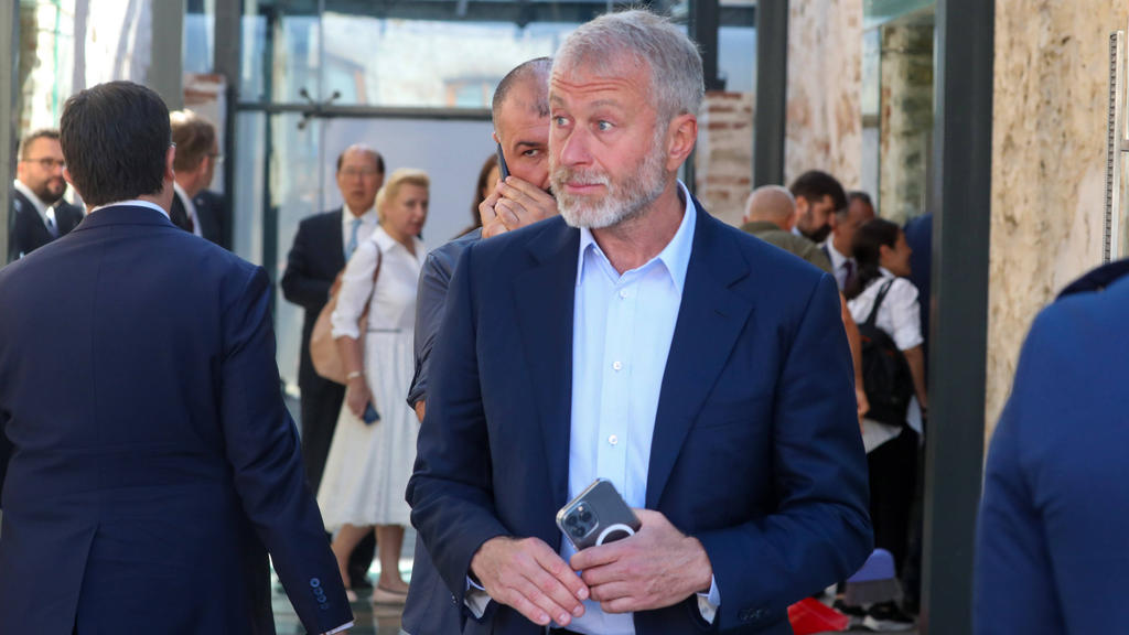 Ex-Chelsea-Boss Roman Abramovich lebt jetzt in Istanbul Ex-Chelsea-Boss Roman Abramovich lebt jetzt in Istanbul