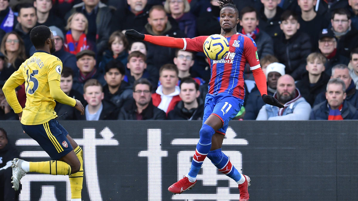 Wilfried Zaha wurde mit dem FC Bayern in Verbindung gebracht Wilfried Zaha wurde mit dem FC Bayern in Verbindung gebracht