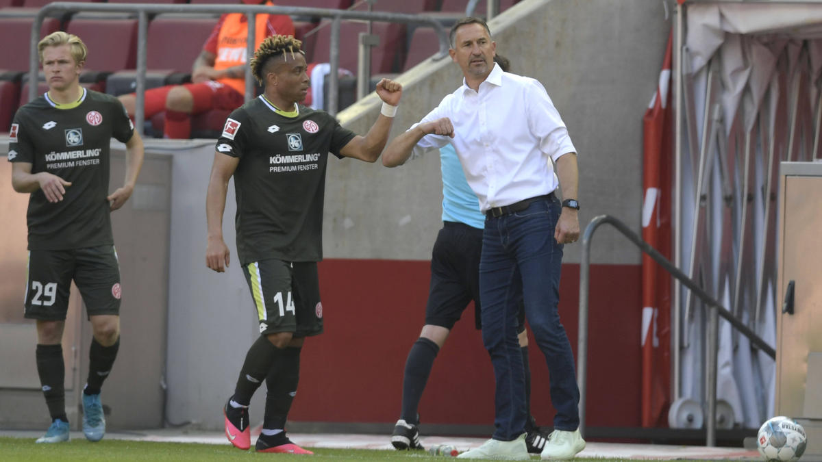 Achim Beierlorzer (r.) punktete mit Mainz 05 beim 1. FC Köln Achim Beierlorzer (r.) punktete mit Mainz 05 beim 1. FC Köln