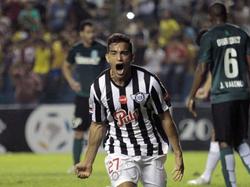 Jorge González celebra un tanto en la Copa Libertadores. (Foto: Getty)