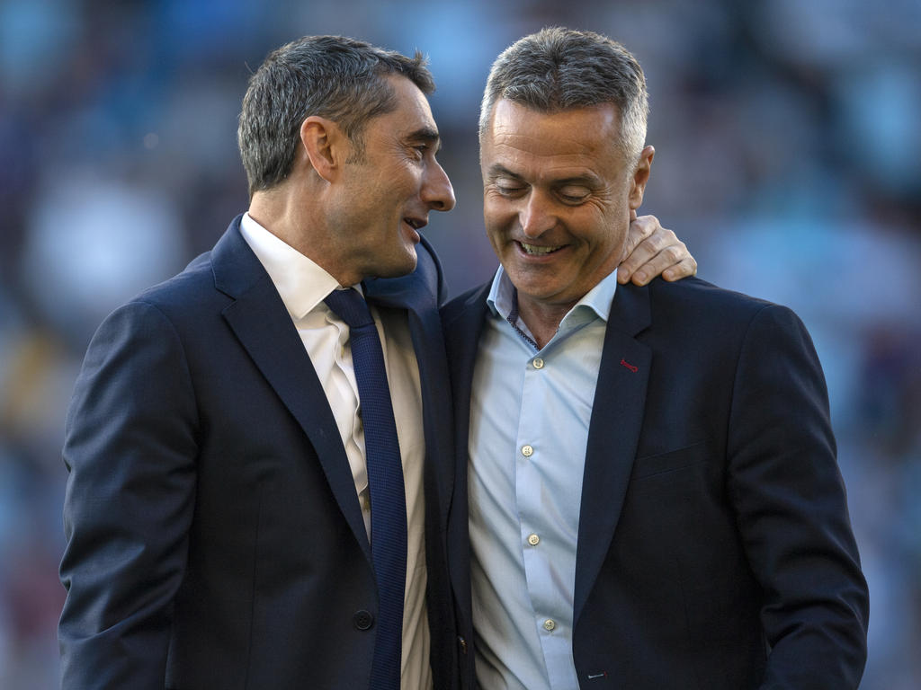 Valverde bromea con Fran Escribá en un Barça - Celta. (Foto: Getty)